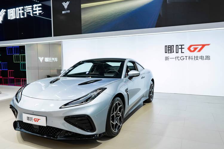 成都新津区福畅缘企业管理咨询哪吒汽车在智能汽车领域的表现，领途汽车在新能源汽车市场中的影响力